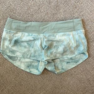 RARE NEVER WORN LULULEMON SHORTS